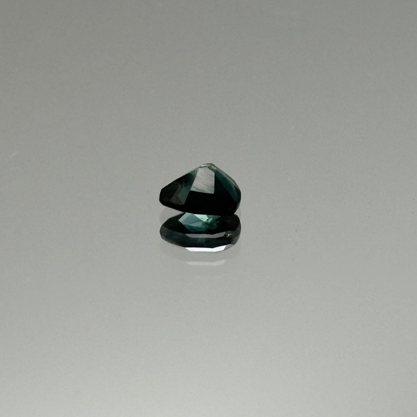 Bluish Green Spinel 0.97 Carats - Spinel Gem Therapy