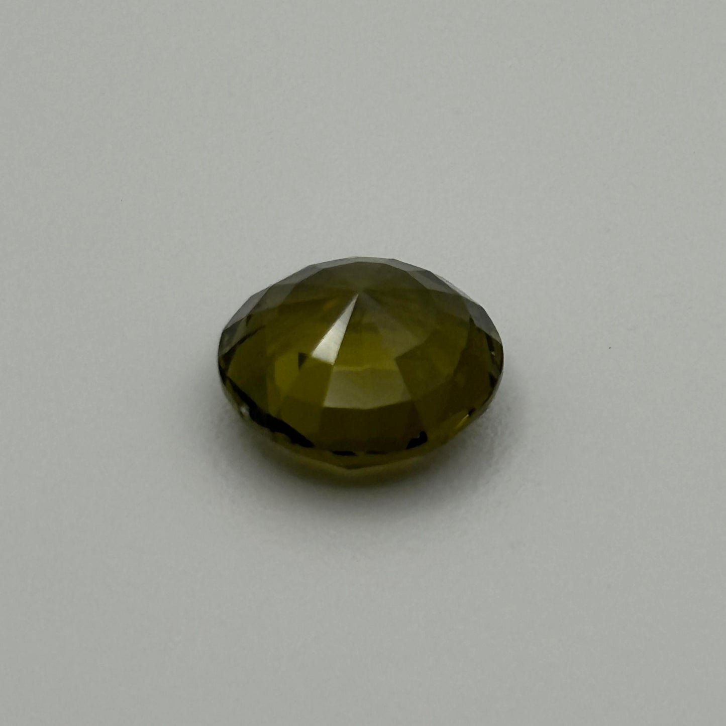 Green Tornal 3.56 Carats - Spinel Gem Therapy