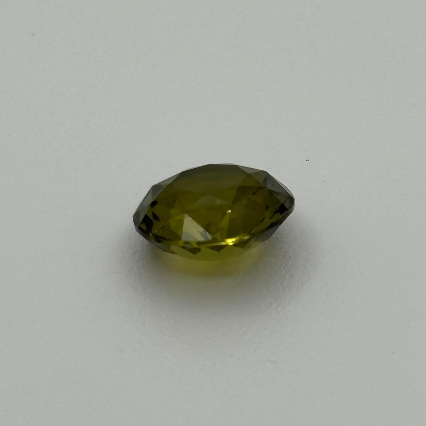 Green Tornal 3.56 Carats - Spinel Gem Therapy