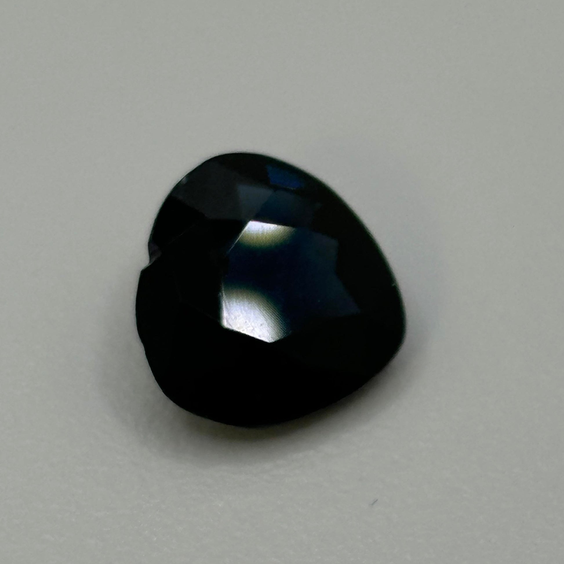 Blue Sapphire 2.39 Carats - Spinel Gem Therapy