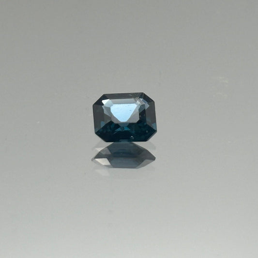 Blue Spinel 0.91 Carats - Spinel Gem Therapy