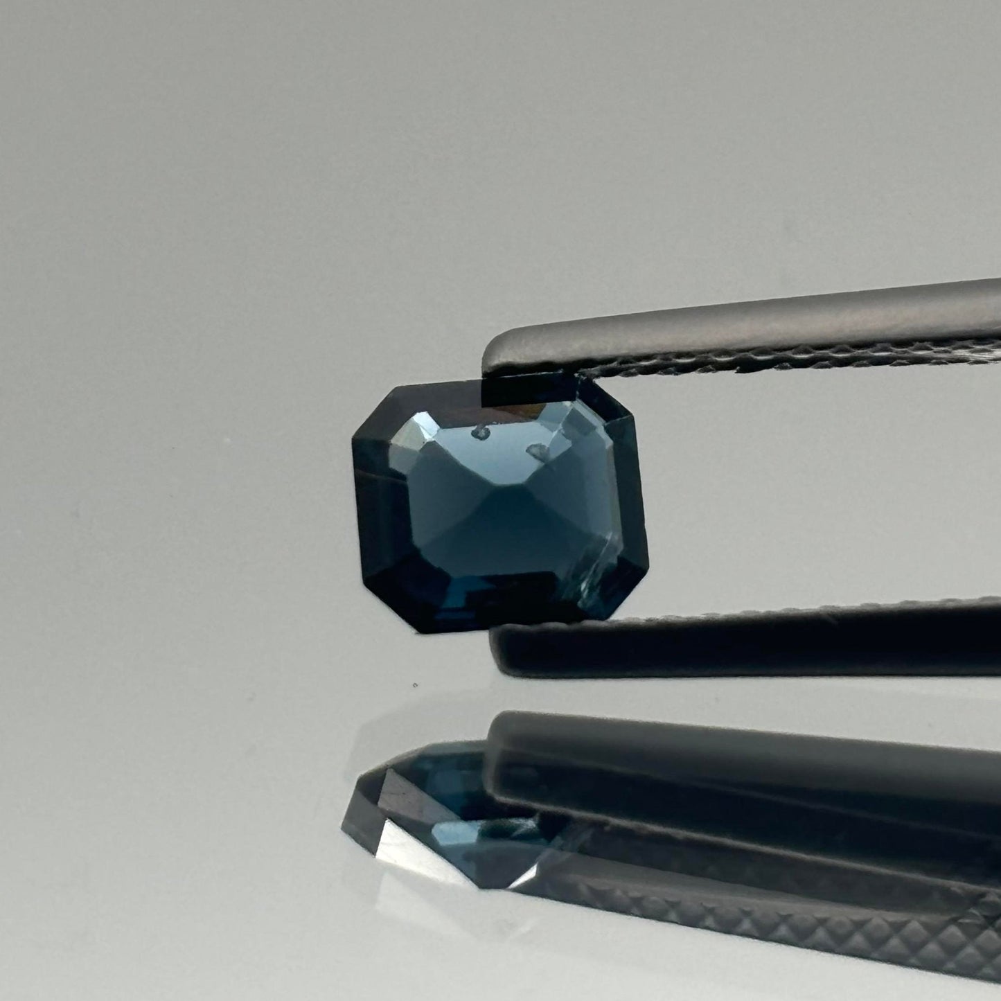 Blue Spinel 0.91 Carats - Spinel Gem Therapy