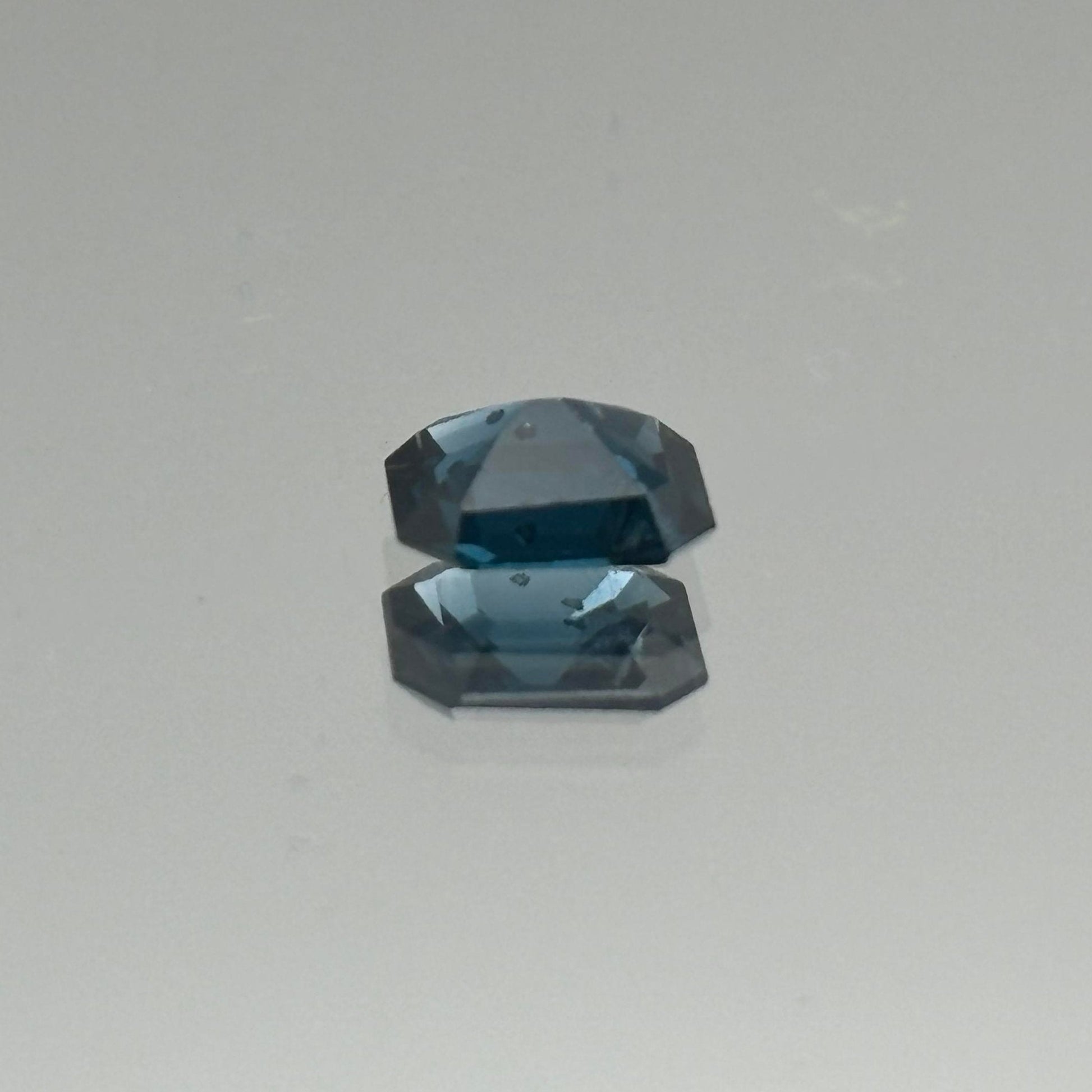 Blue Spinel 0.91 Carats - Spinel Gem Therapy