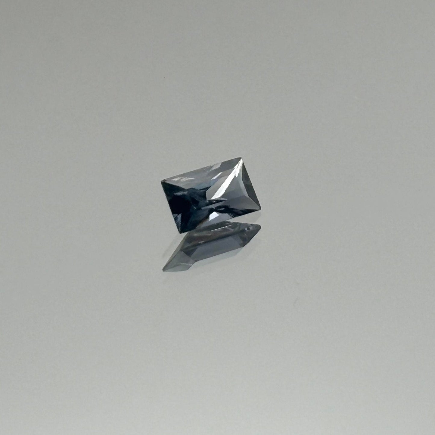 Blue Spinel 0.99 Carats - Spinel Gem Therapy