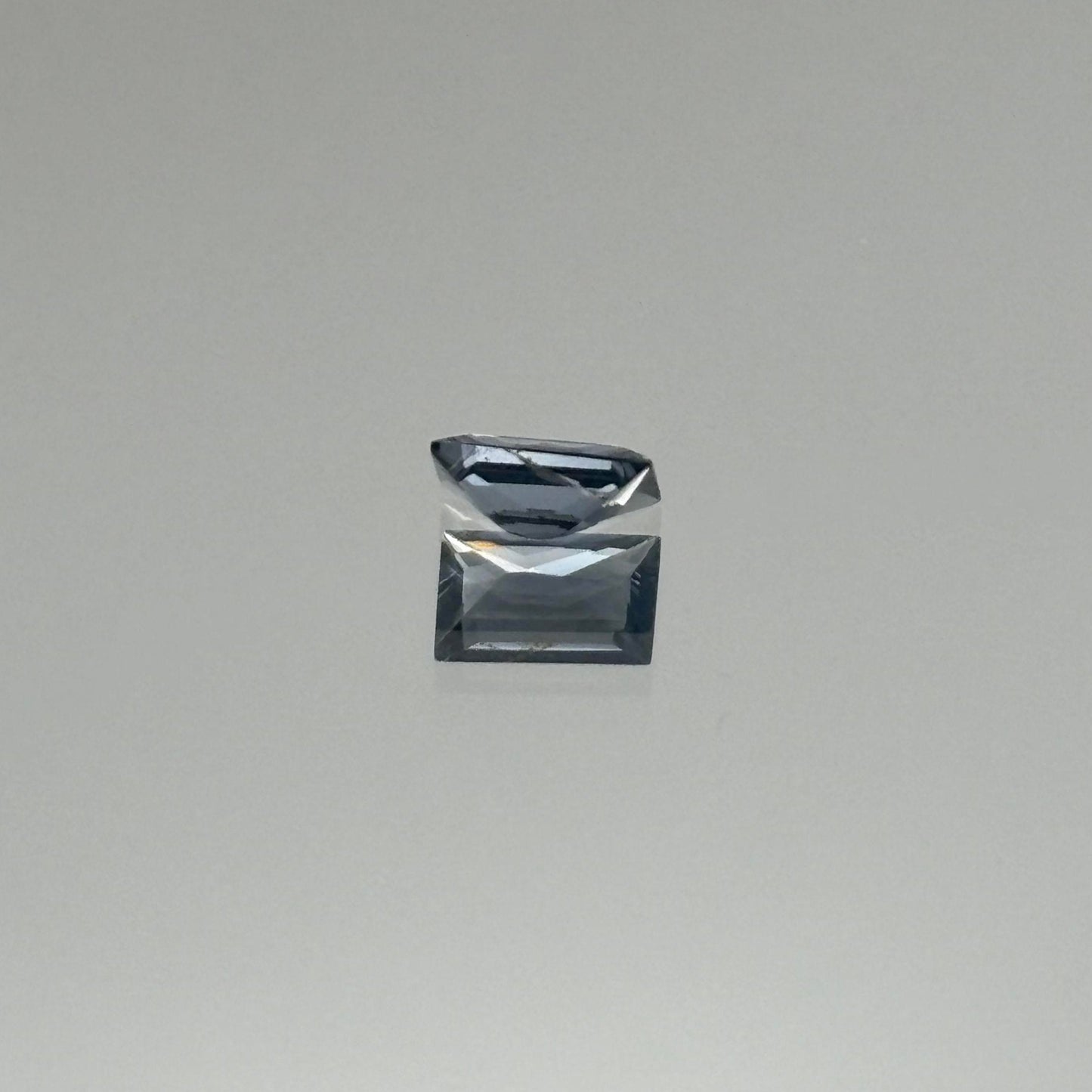 Blue Spinel 0.99 Carats - Spinel Gem Therapy