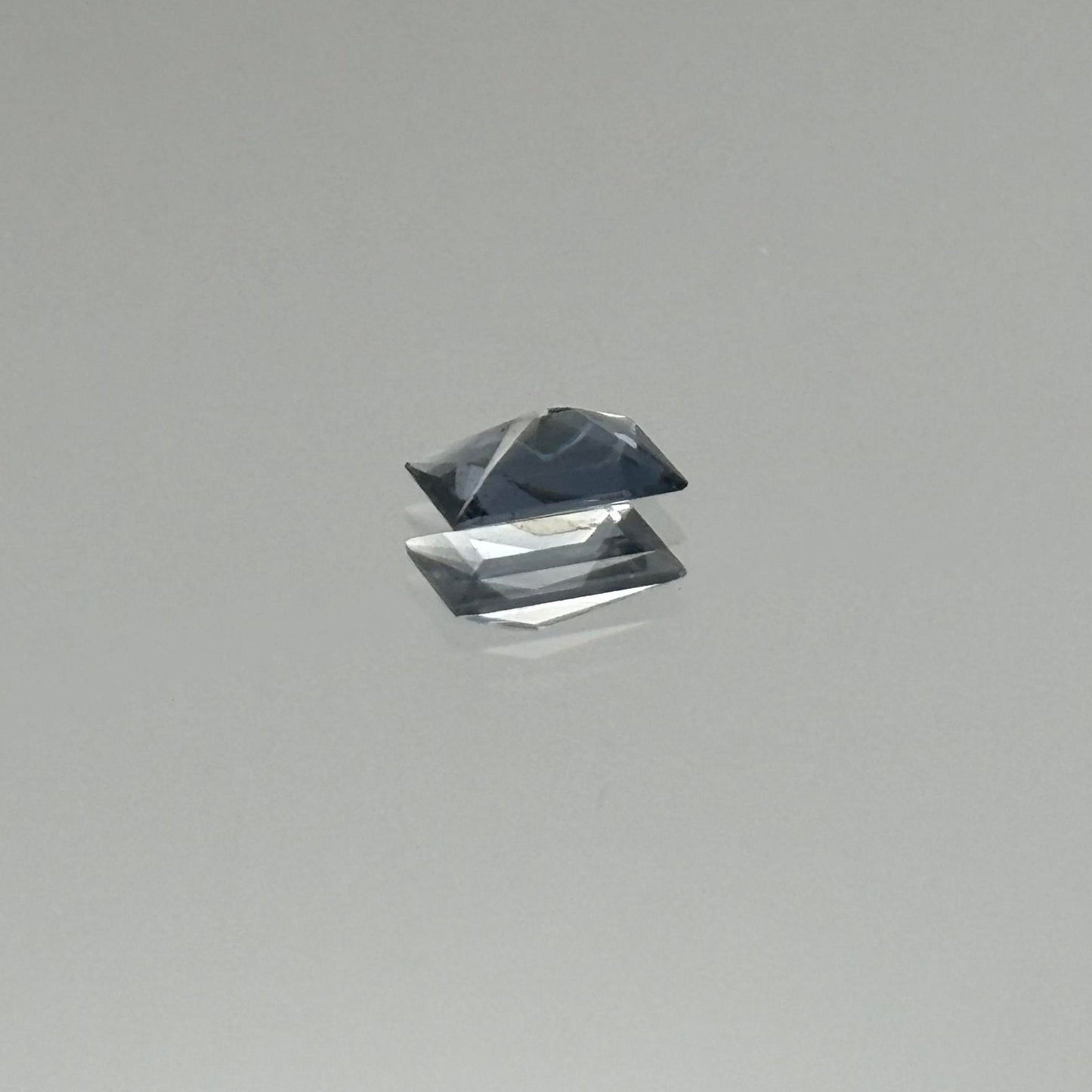 Blue Spinel 0.99 Carats - Spinel Gem Therapy