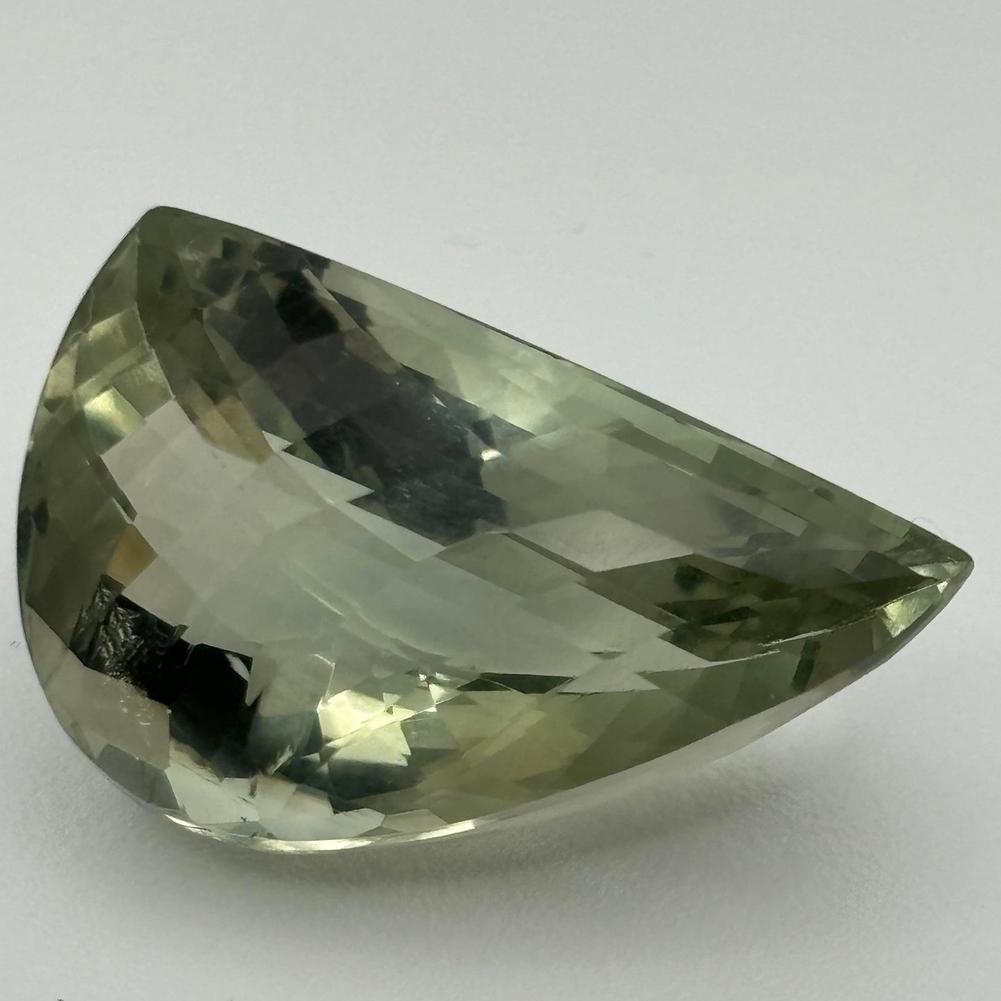 Green 27.4 Carat - Spinel Gem Therapy