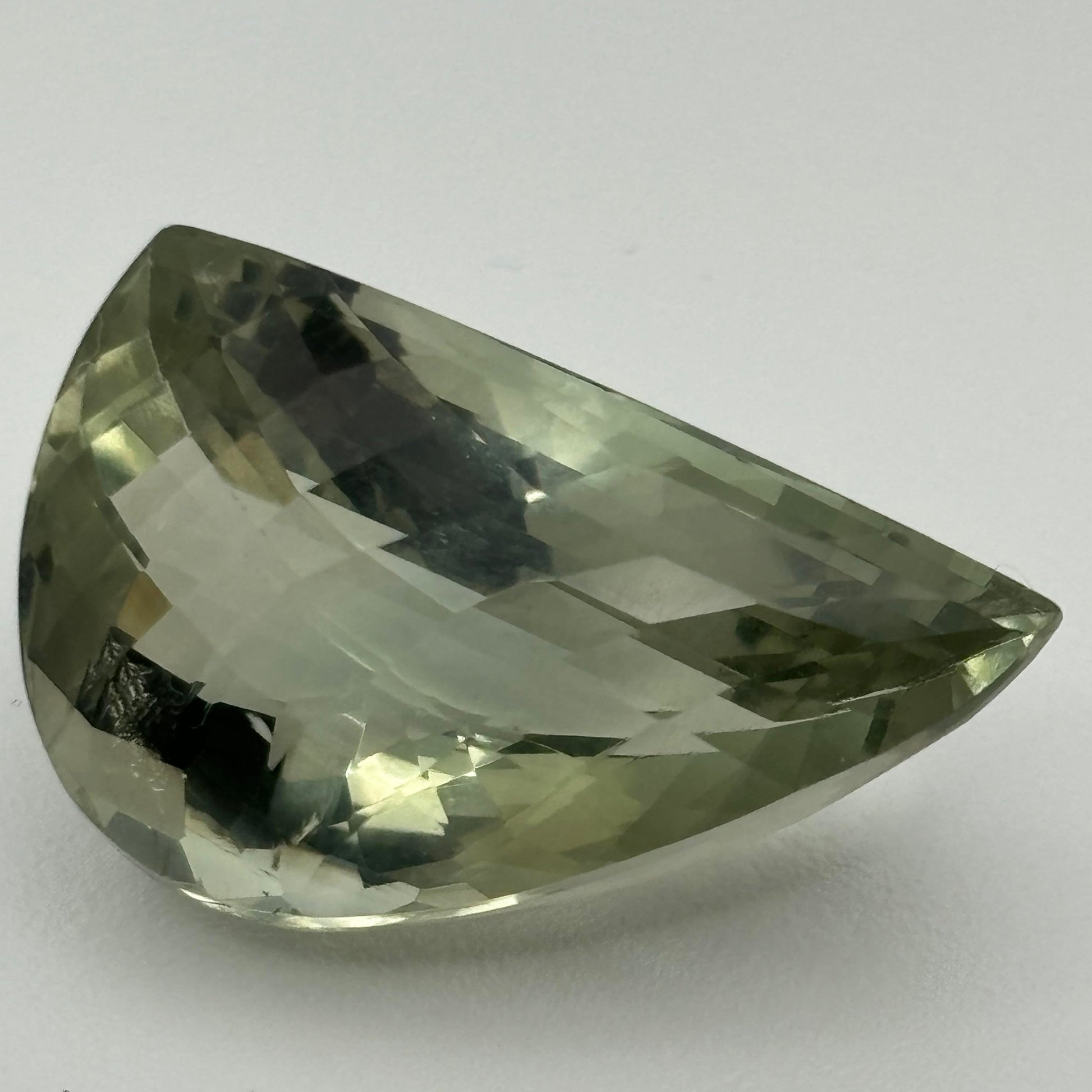 Green 27.4 Carat - Spinel Gem Therapy