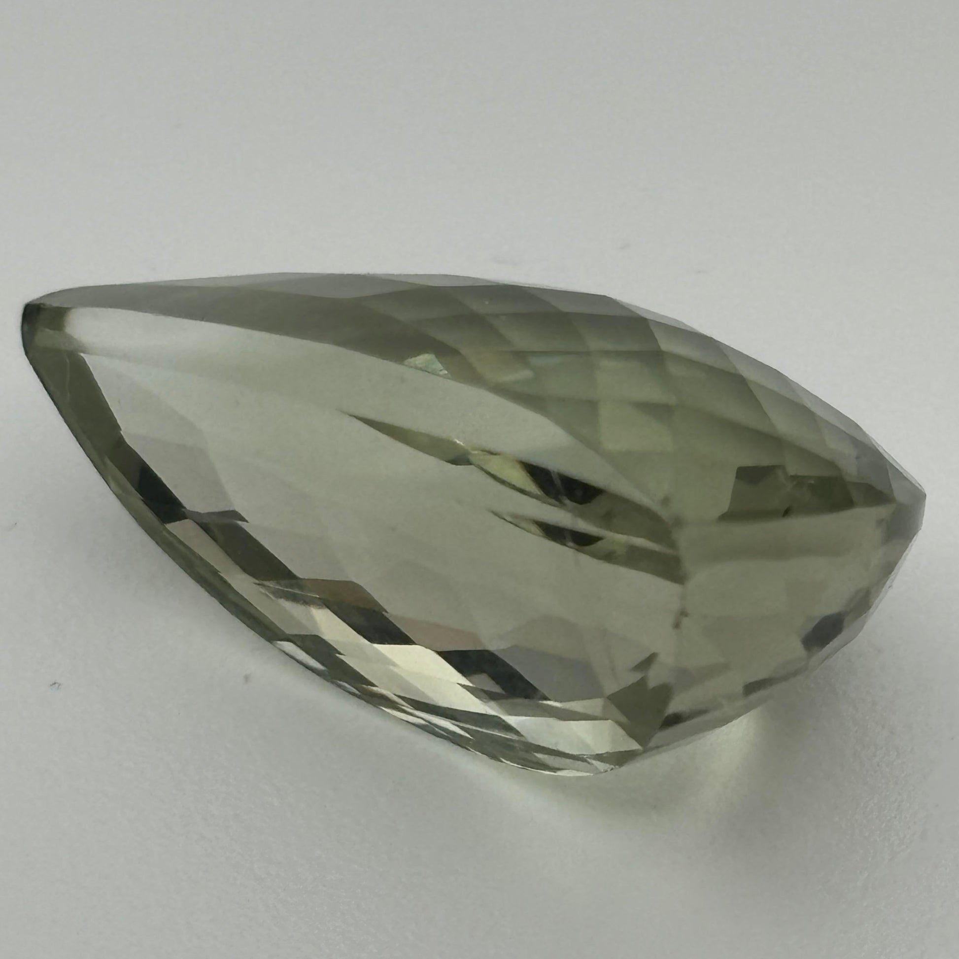 Green 27.4 Carat - Spinel Gem Therapy