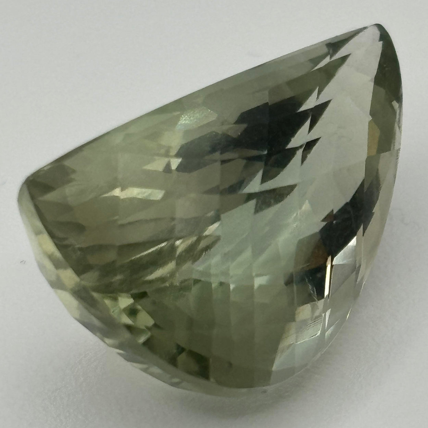 Green Quartz 27.4 Carats - Spinel Gem Therapy