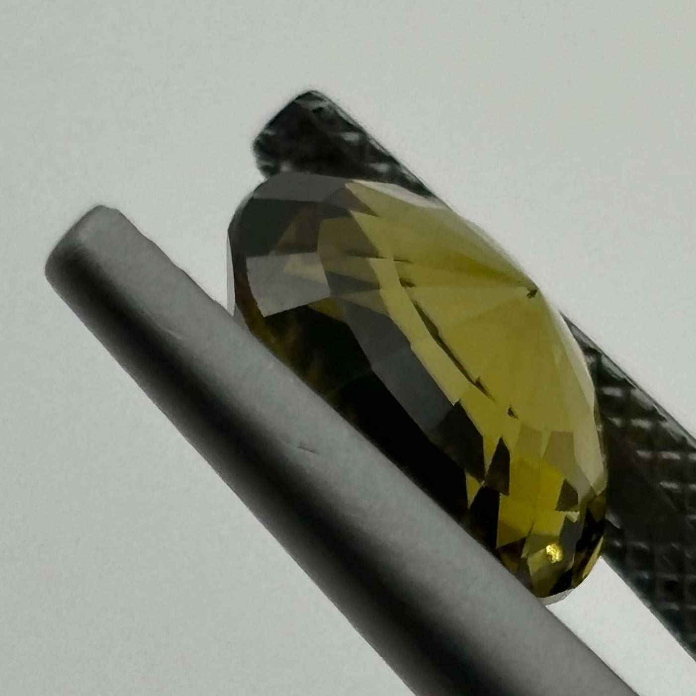 Green Tourmaline 3.56 Carats - Spinel Gem Therapy