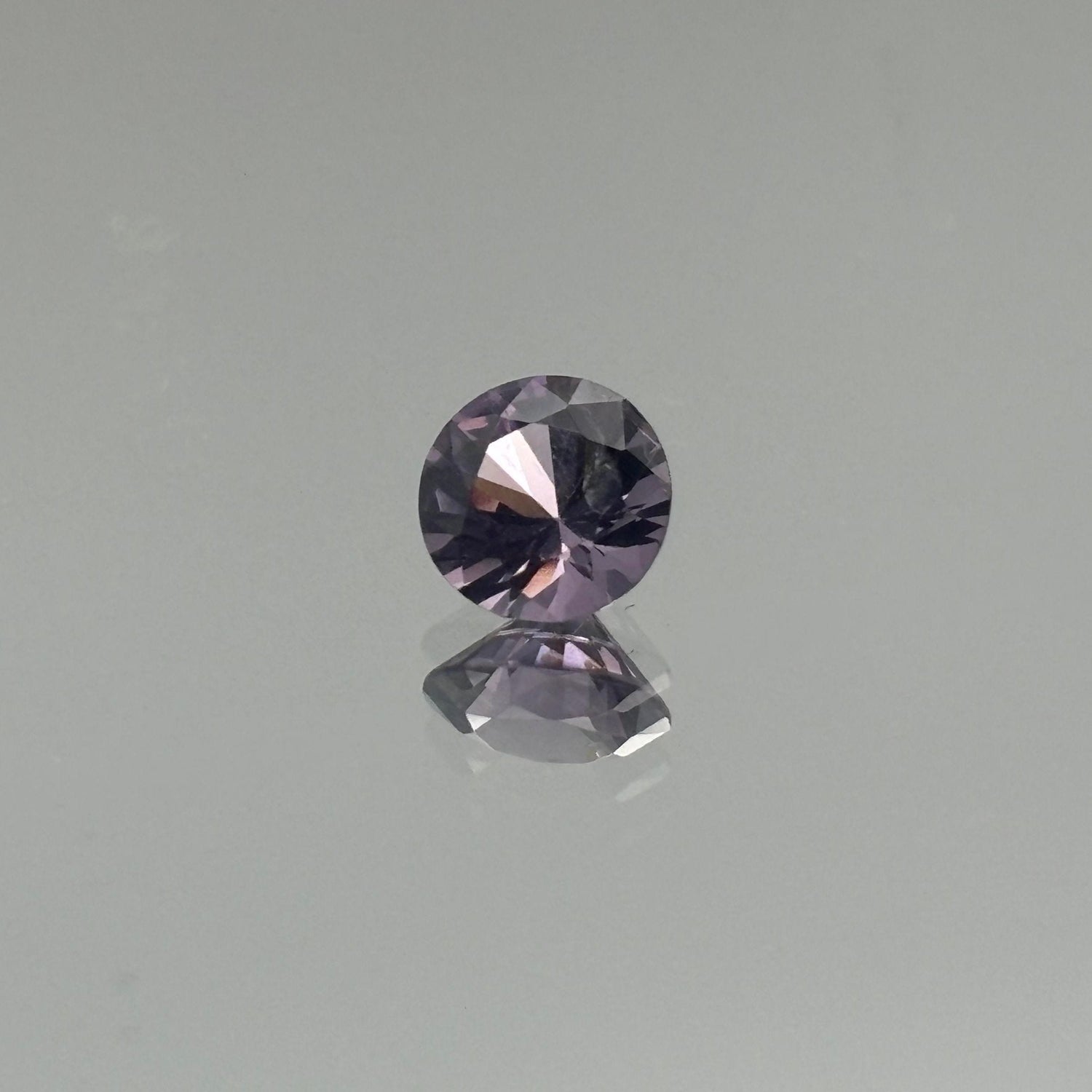 Lavender Spinel 0.95 Carats - Spinel Gem Therapy