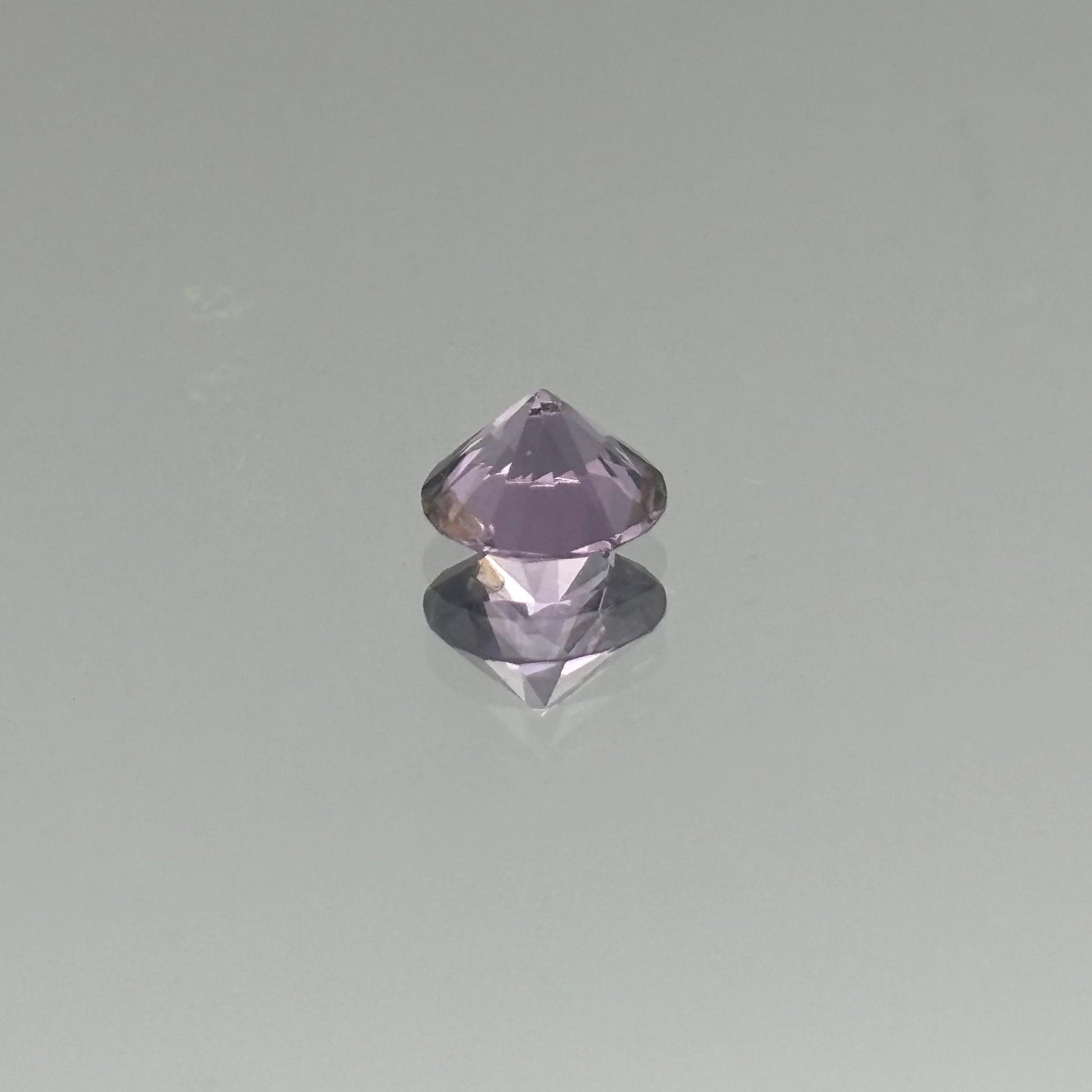 Lavender Spinel 0.95 Carats - Spinel Gem Therapy