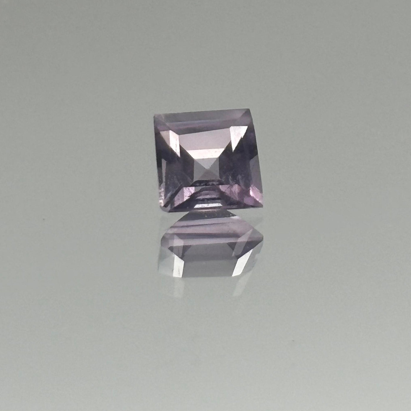 Lavender Spinel 1.00 Carats - Spinel Gem Therapy