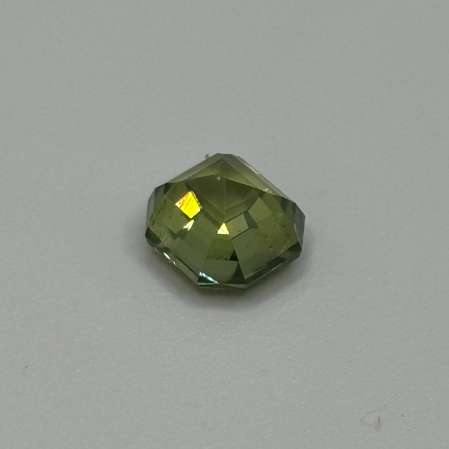 Natural Green Zircon 2.20 Carats - Spinel Gem Therapy