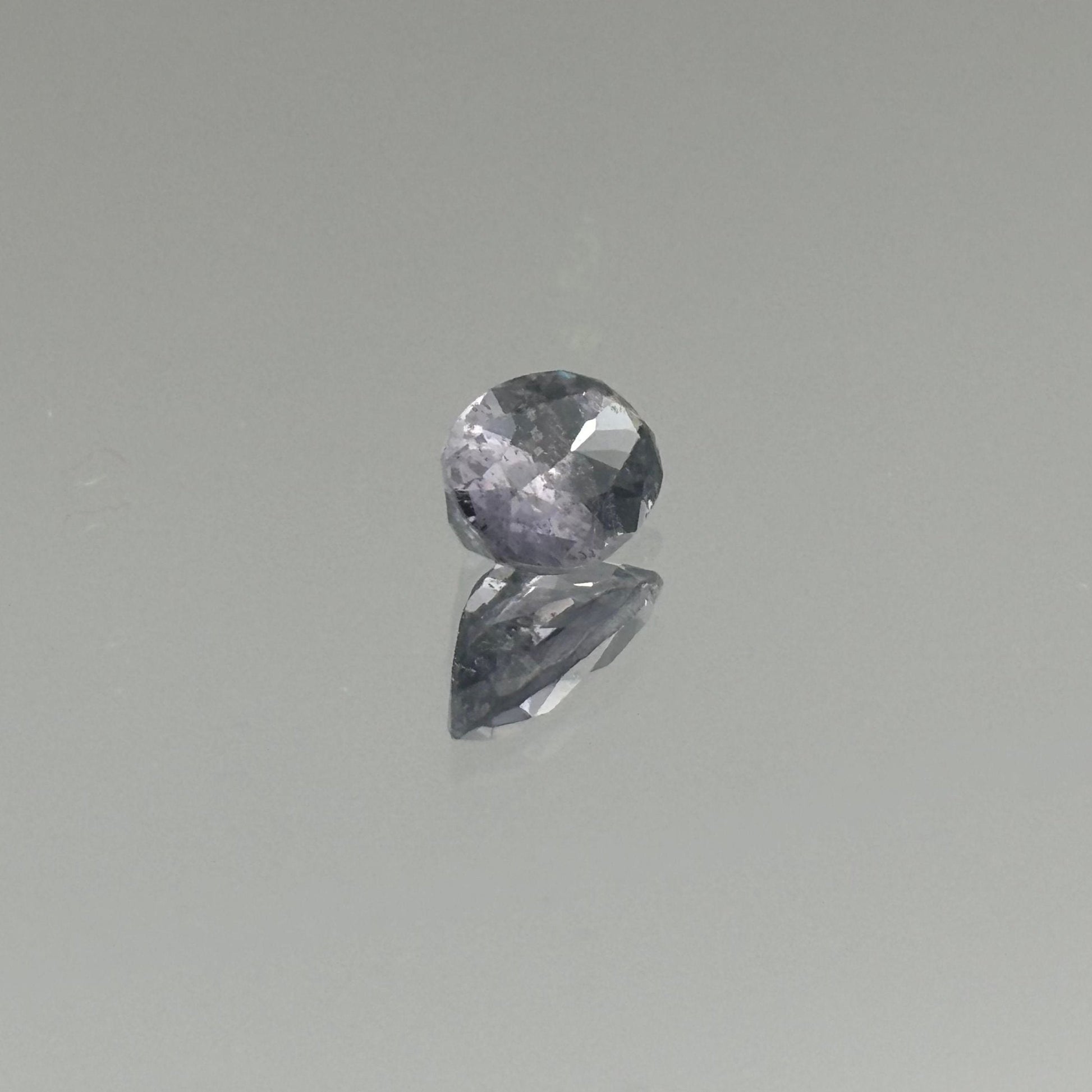 Pale Lavender Spinel 0.97 Carats - Spinel Gem Therapy