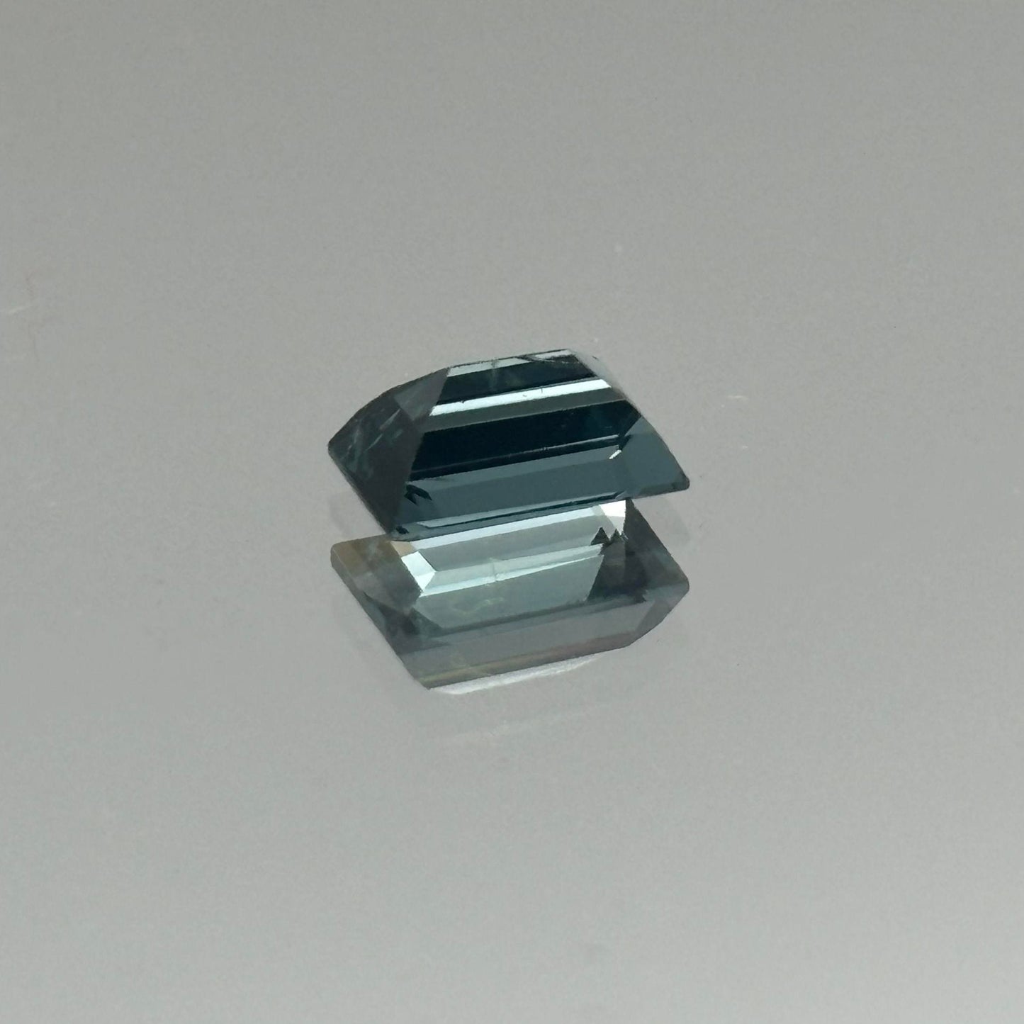 Peacock Blue Spinel 0.96 Carats - Spinel Gem Therapy