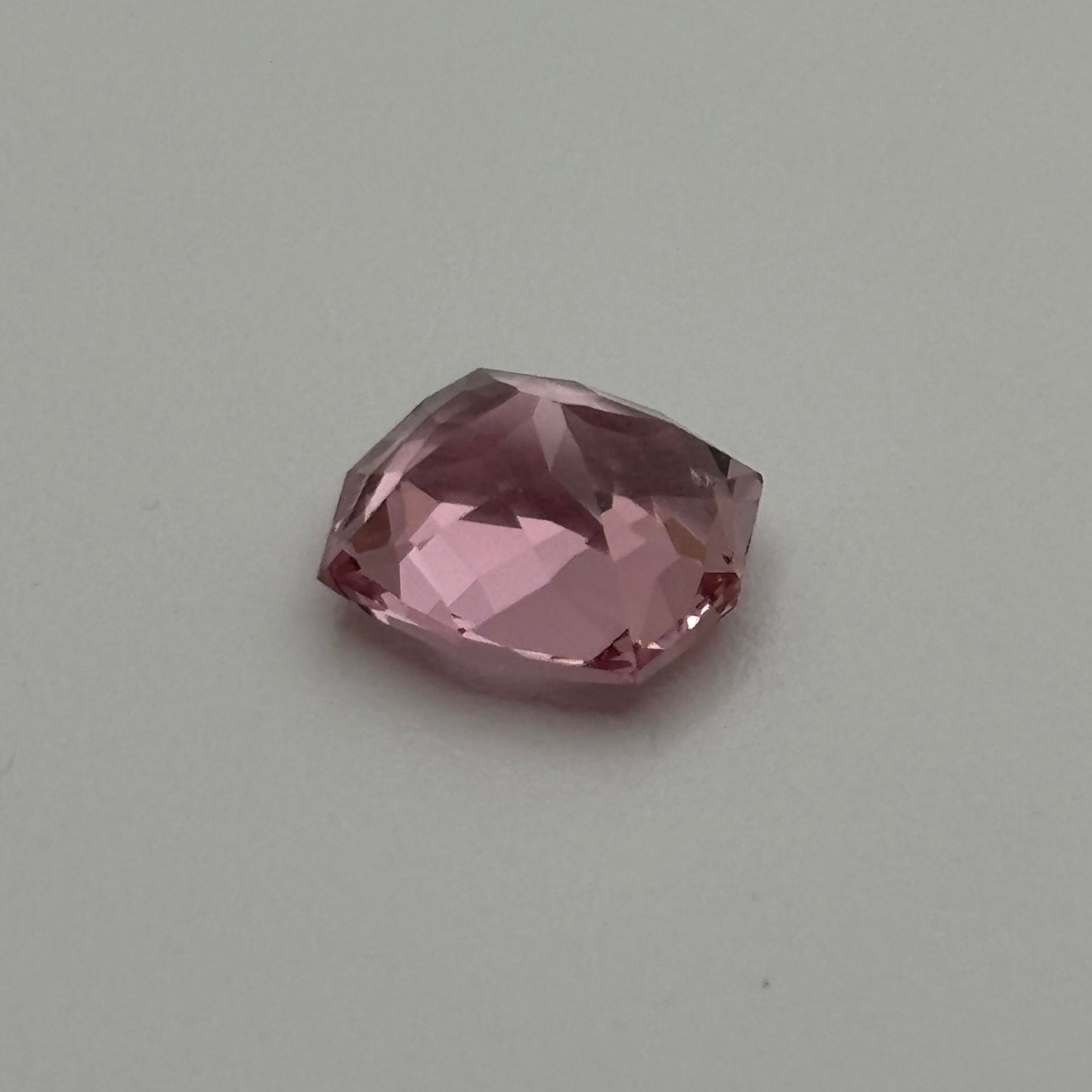 Pink Torrance line 3.2 Carats - Spinel Gem Therapy
