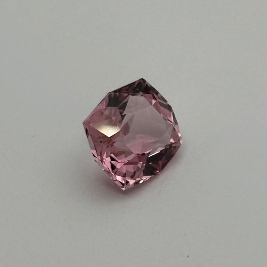 Pink Torrance line 3.2 Carats - Spinel Gem Therapy