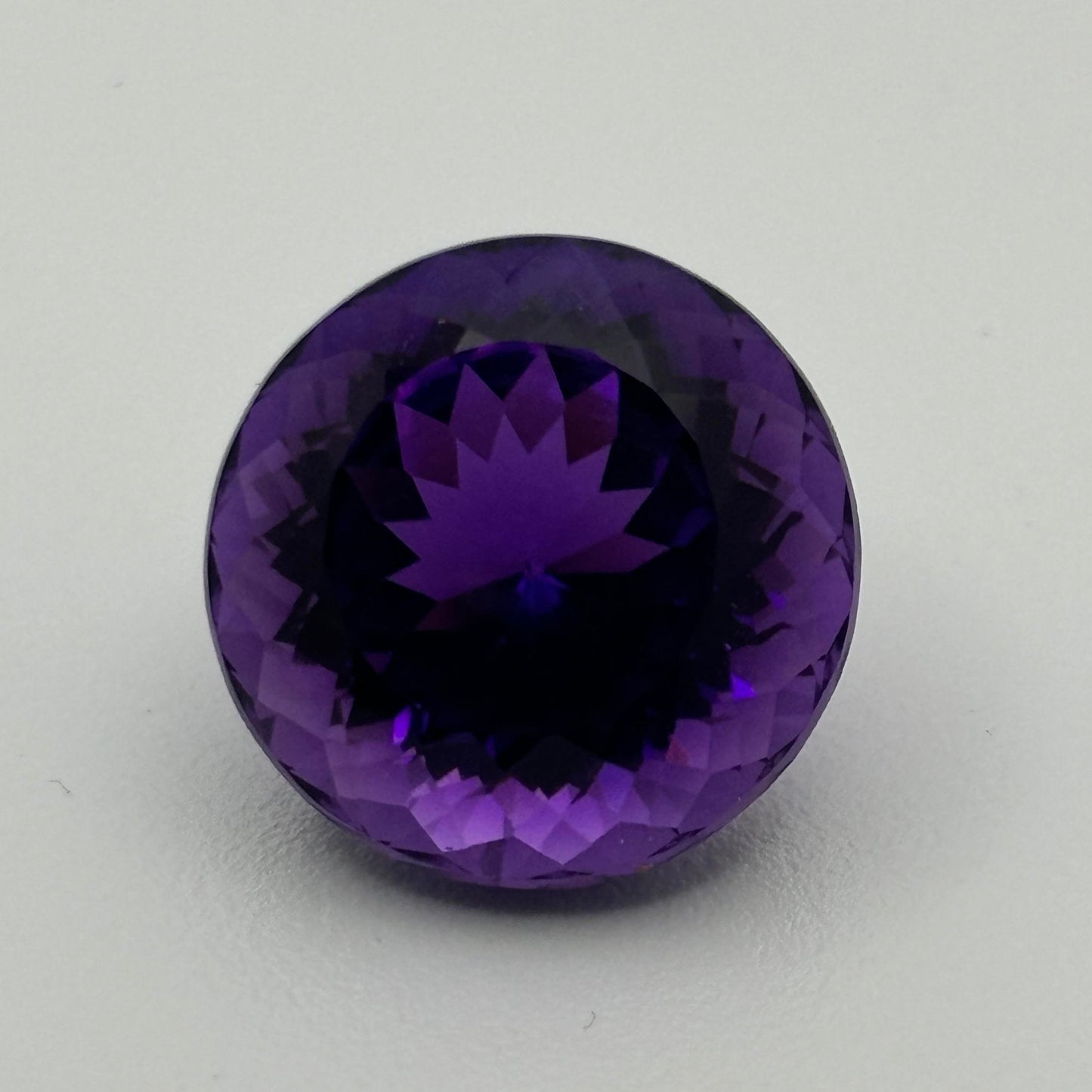 Purple quarts 20.16 Carats - Spinel Gem Therapy