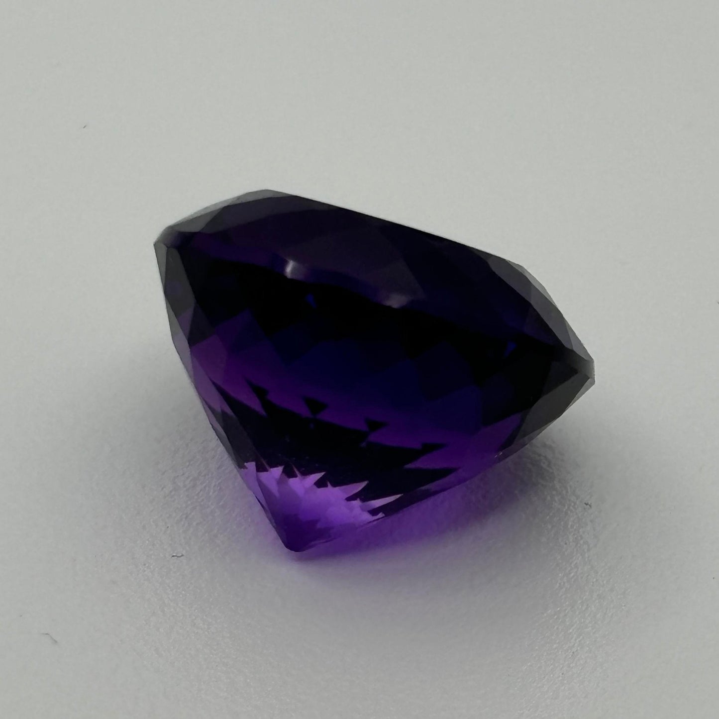 Purple quarts 20.16 Carats - Spinel Gem Therapy