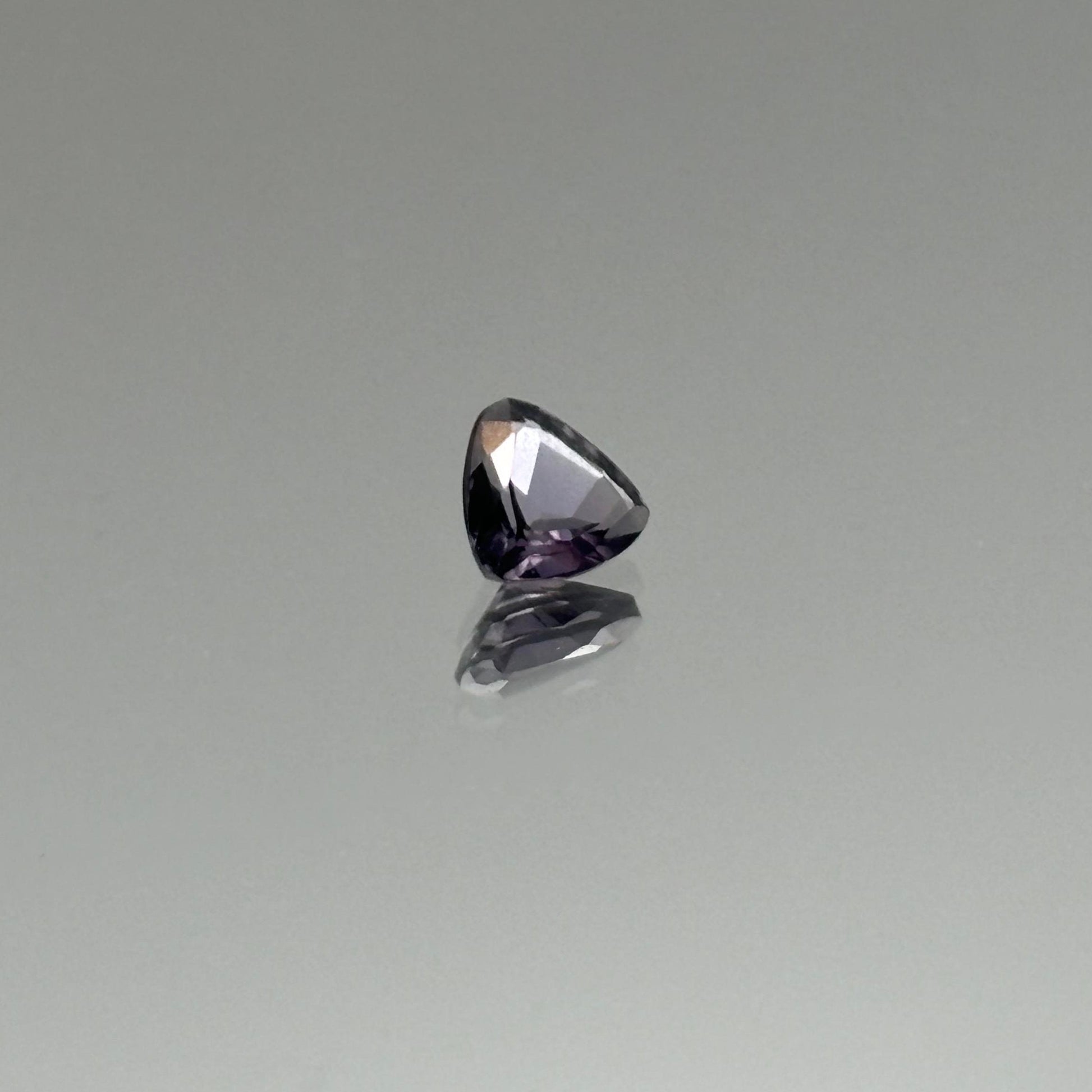 Purple Spinel 0.90 Carats - Spinel Gem Therapy