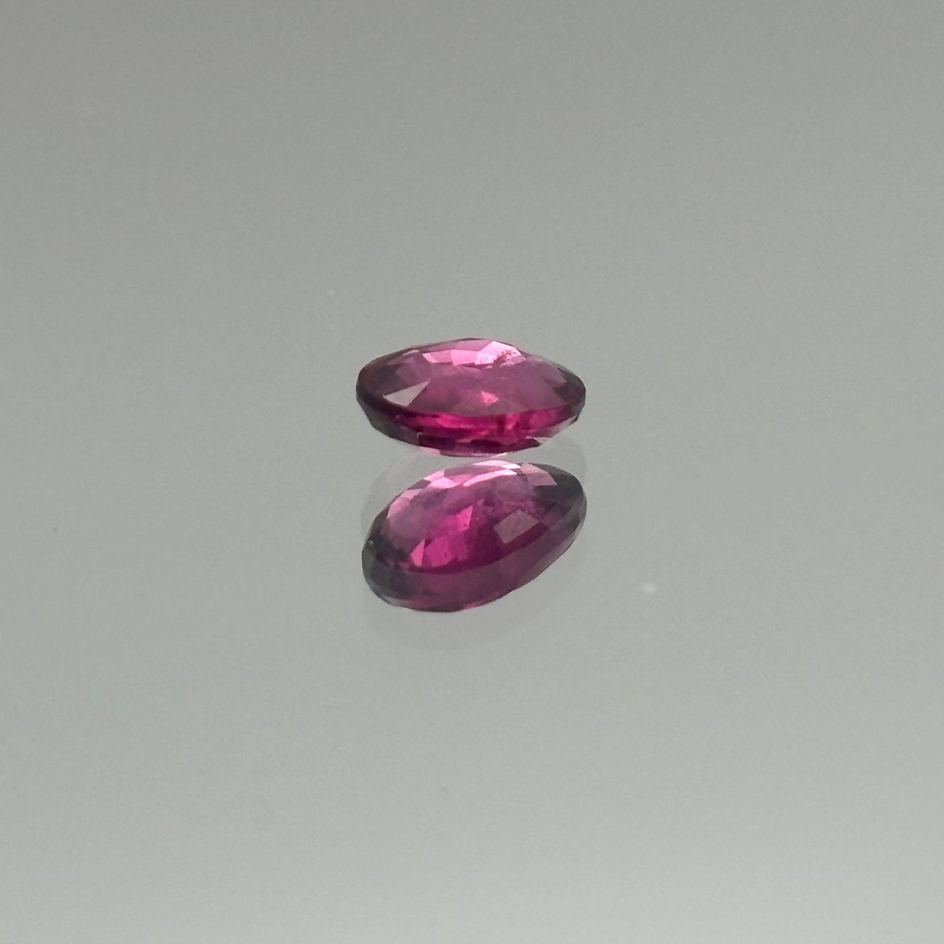 Red Spinel 1.03 Carats - Spinel Gem Therapy