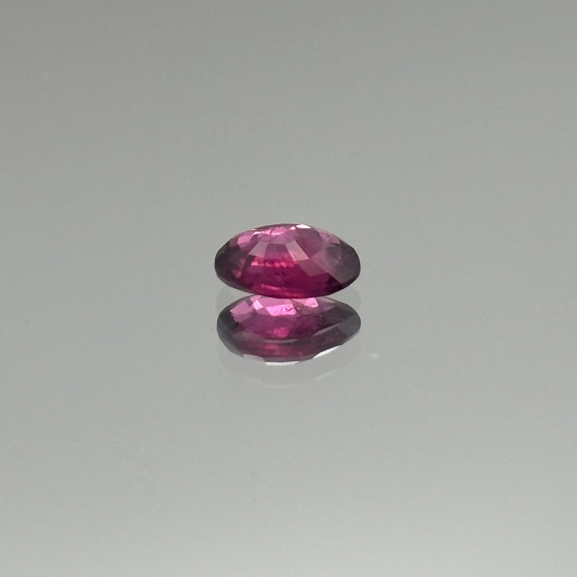 Red Spinel 1.03 Carats - Spinel Gem Therapy