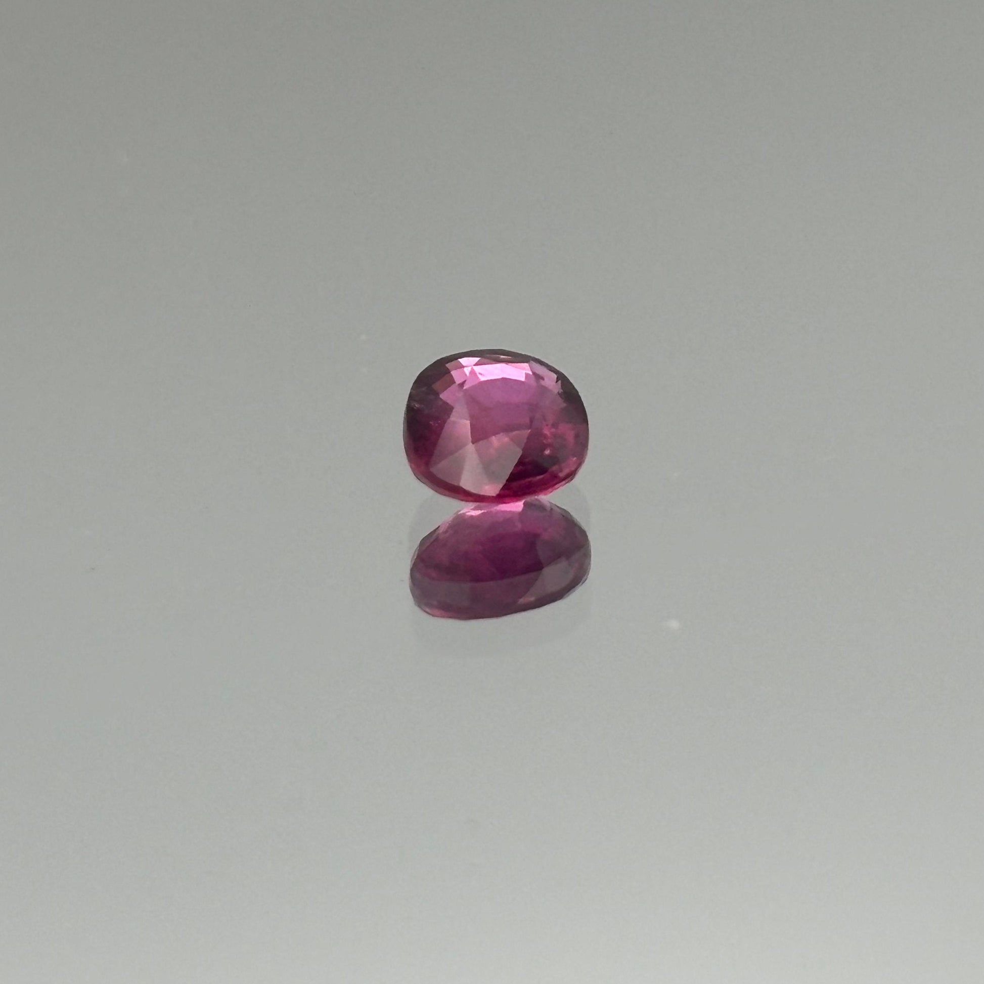 Red Spinel 1.03 Carats - Spinel Gem Therapy