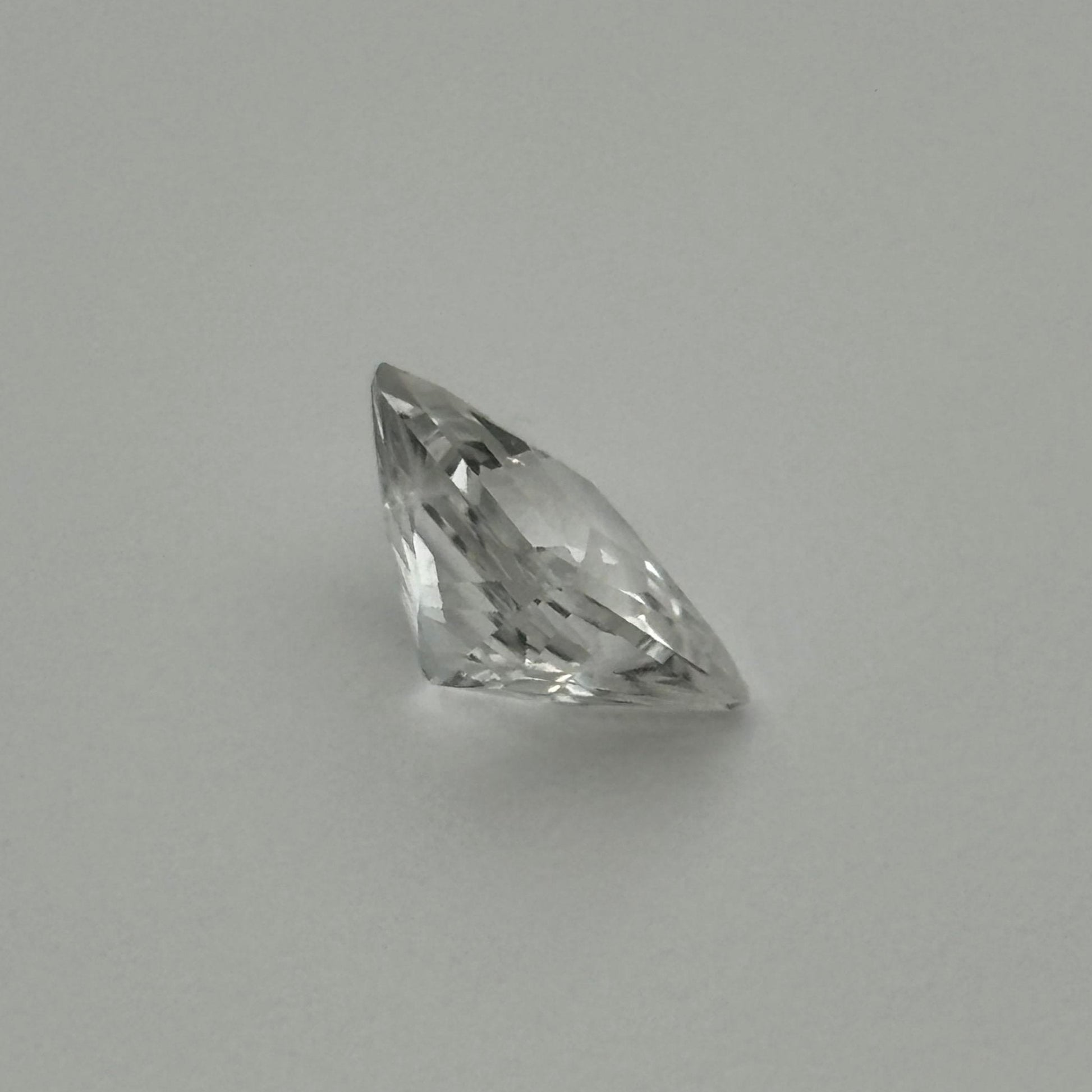 Topaz 2.05 Carats - Spinel Gem Therapy